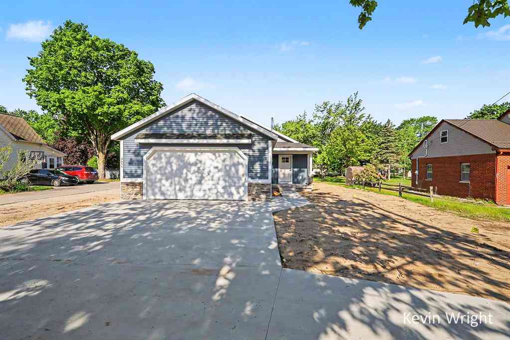 Homes For Sale - 4655 Henry Street <br/> Norton Shores, MI 49441