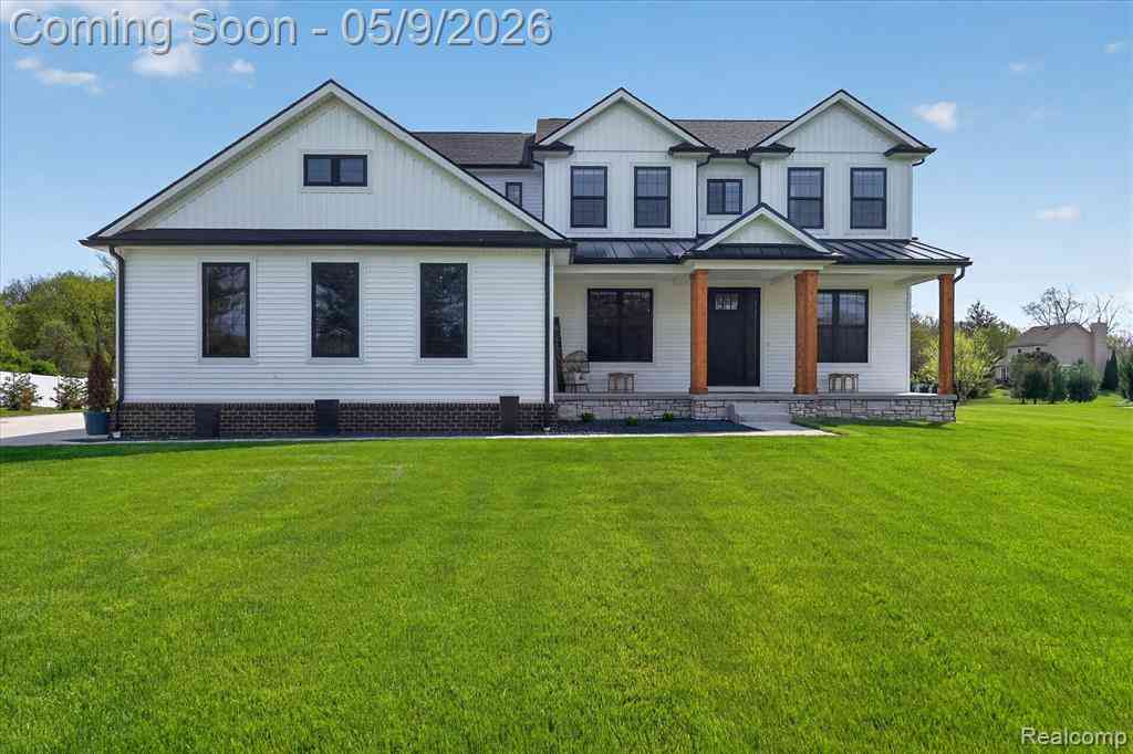 Homes For Sale - 27598 Green Valley Drive <br/> New Hudson, MI 48165