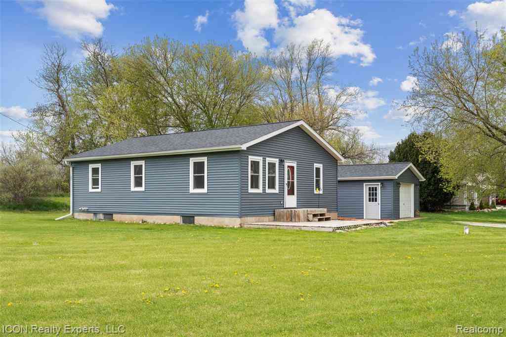 Homes For Sale - 6093 Old State Road <br/> North Branch, MI 48461