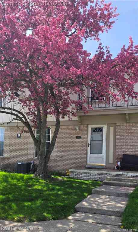 Condo For Sale - 35367 Tall Oaks Drive <br/> Sterling Heights, MI 48312