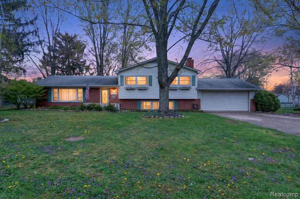 Homes For Sale - 73666 Floral Street <br/> Armada, MI 48005