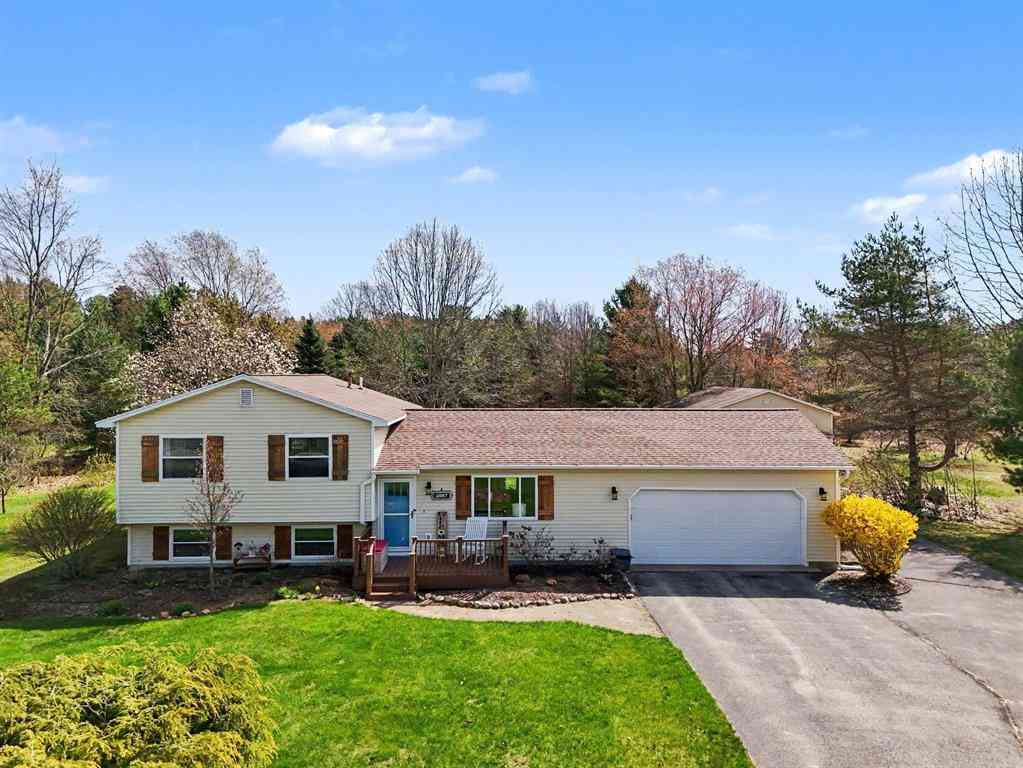 Homes For Sale - 2667 Pine Breeze Drive <br/> Grand Traverse County County, Interlochen, MI 49643