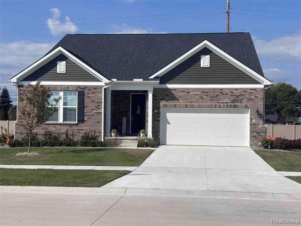 Condo For Sale - 50681 Crusader Drive <br/> Macomb, MI 48042