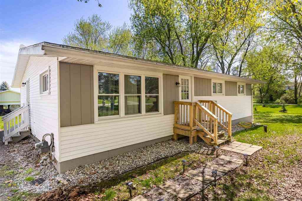 Homes For Sale - 4839 Deleon Drive <br/> Tecumseh, MI 49286