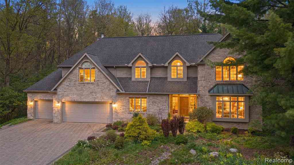 Homes For Sale - 628 Green Road <br/> Ann Arbor, MI 48105