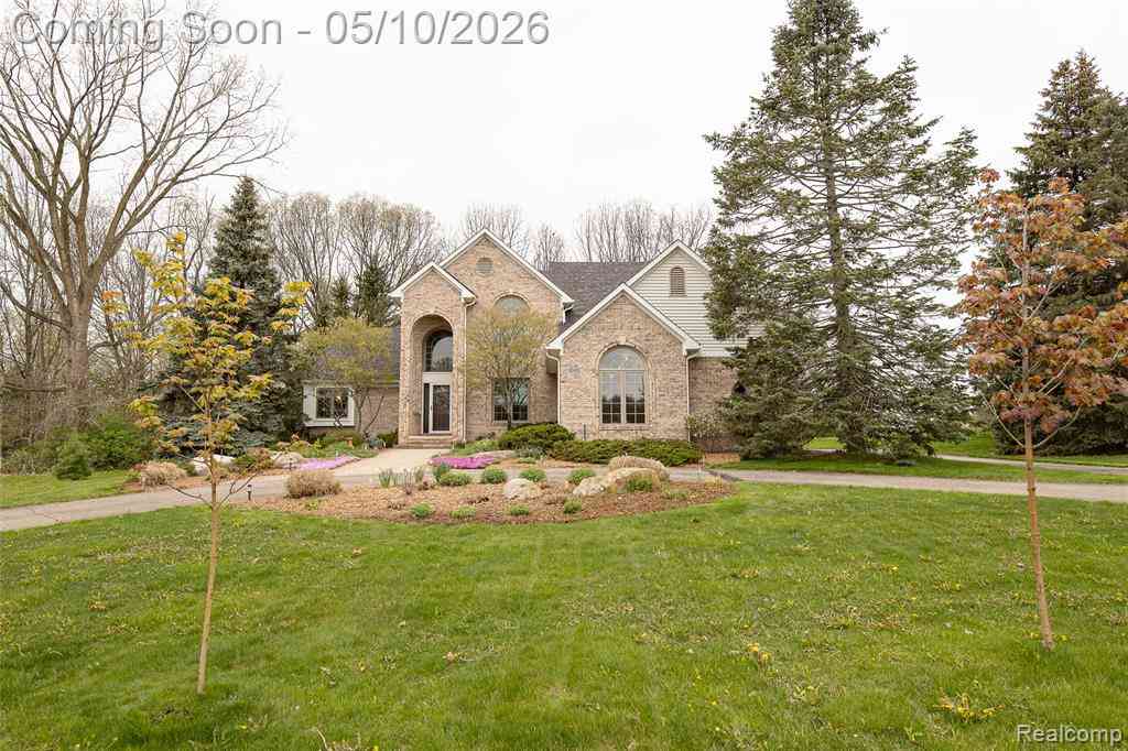 Homes For Sale - 30425 Ridge Court <br/> New Hudson, MI 48165