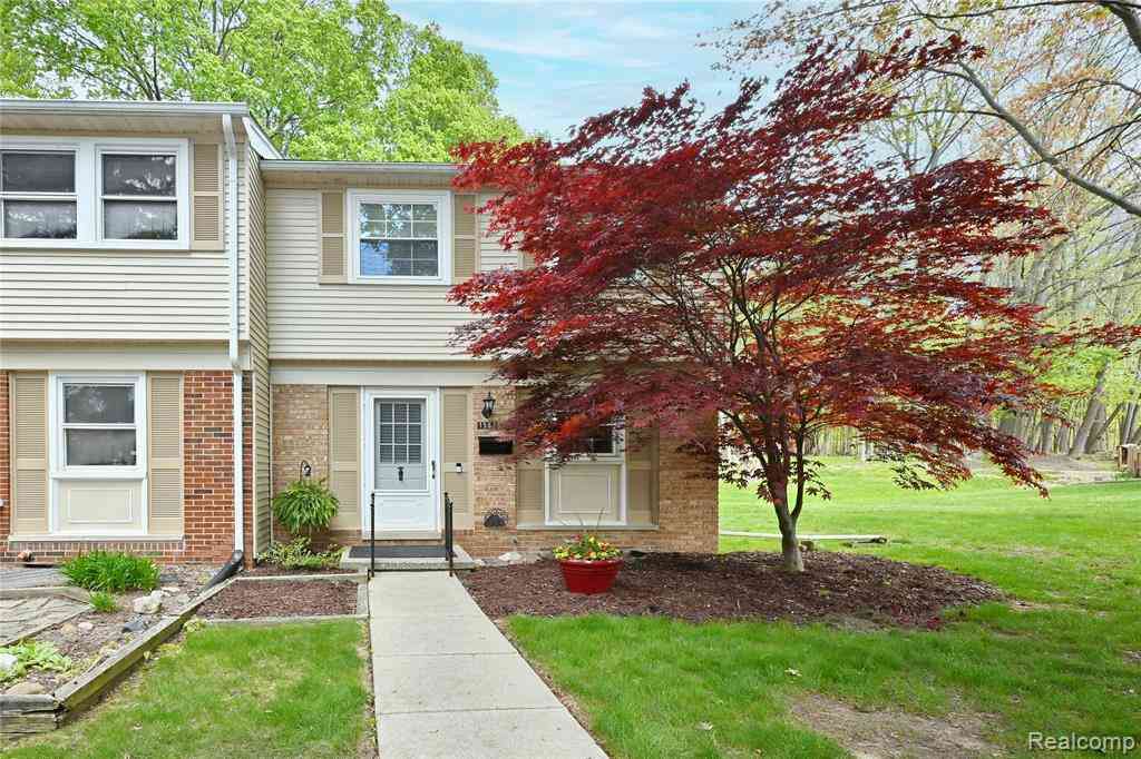 Condo For Sale - 1562 Brentwood Drive <br/> Troy, MI 48098