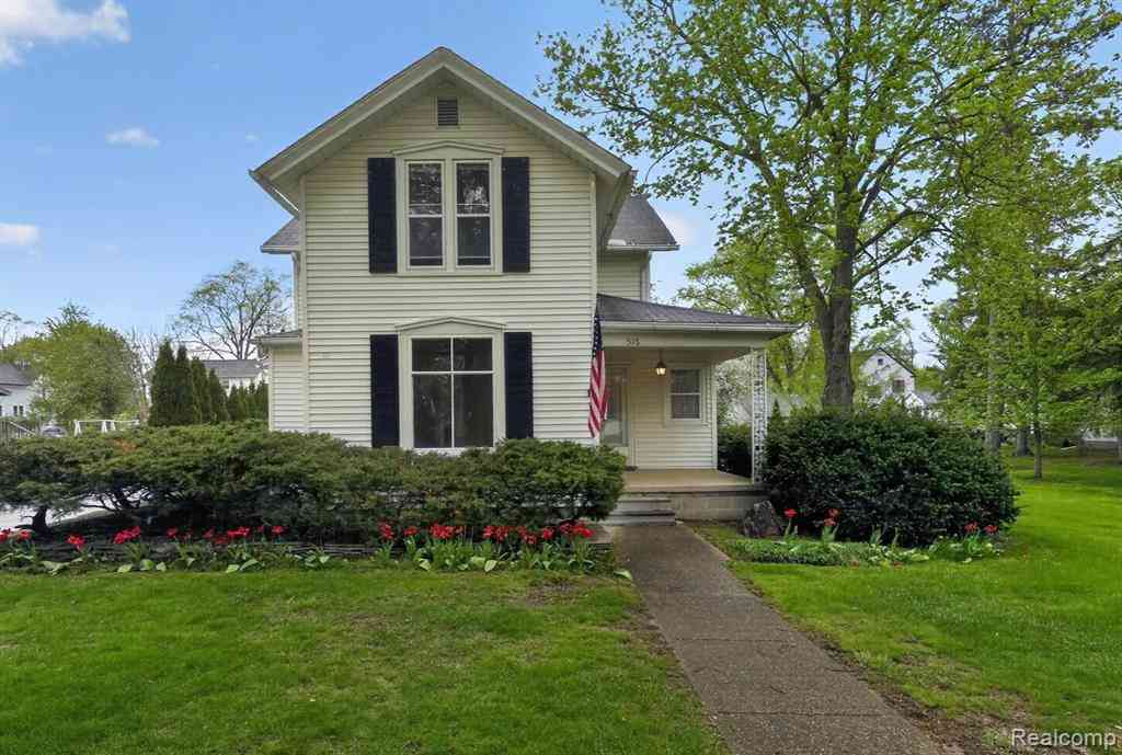 Homes For Sale - 516 W Washington Street <br/> Howell, MI 48843