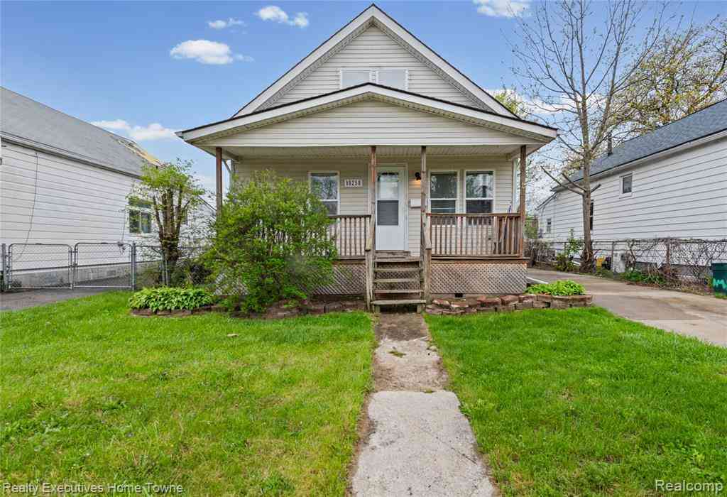 Homes For Sale - 16258 Evergreen Avenue <br/> Eastpointe, MI 48021