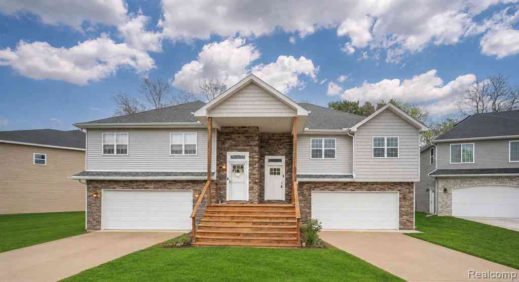 Condo For Sale - 190 Whispering Pines Drive <br/> Fenton, MI 48430
