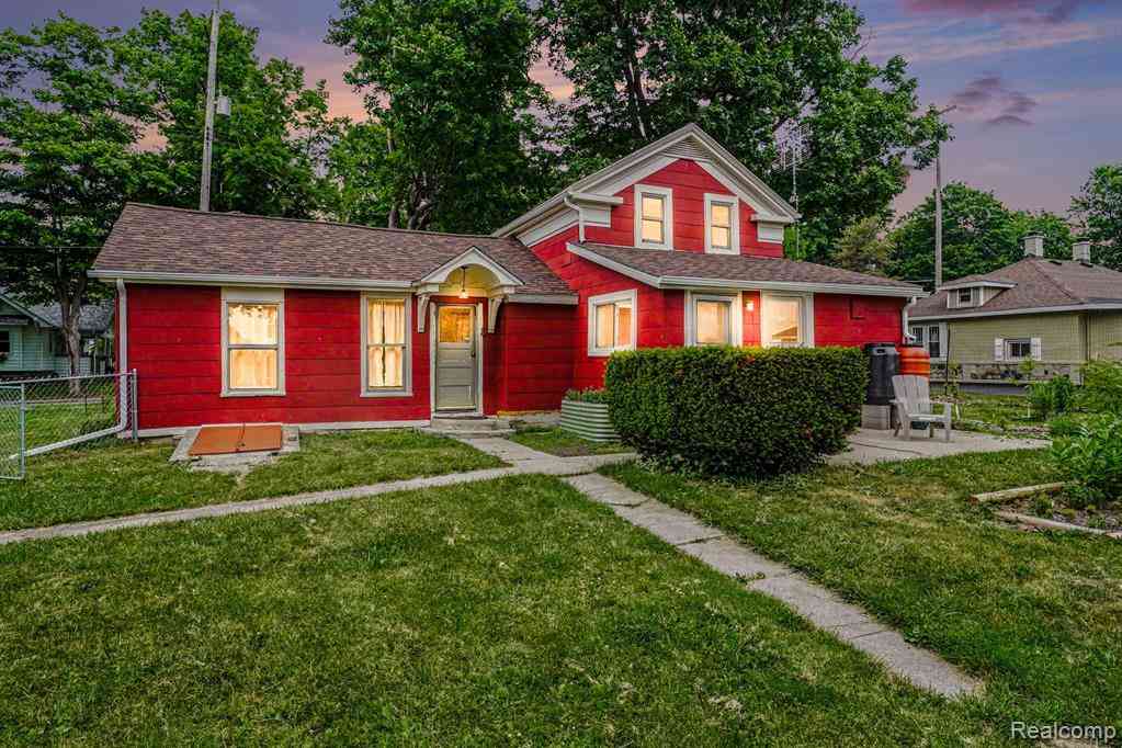 Homes For Sale - 302 Hadley Street <br/> Holly, MI 48442