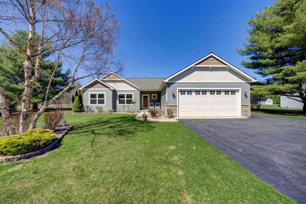 Homes For Sale - 10346 Fishers Run <br/> Traverse City, MI 49685