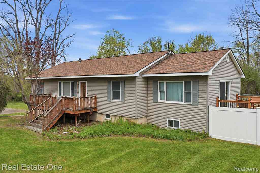 Homes For Sale - 4915 E M 36  <br/> Pinckney, MI 48169