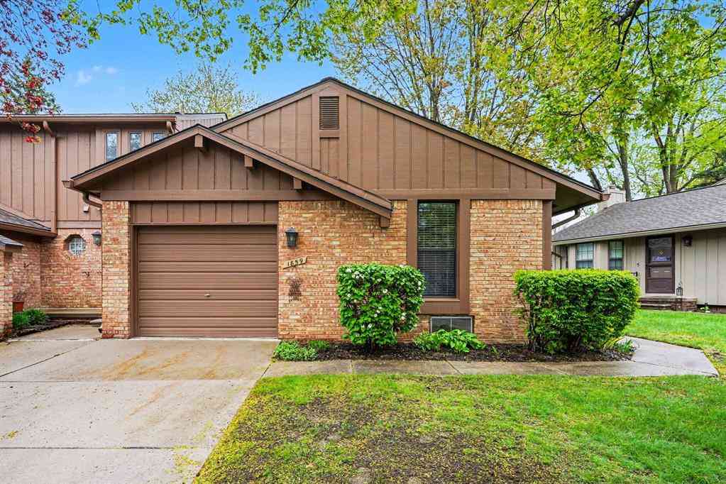 Condo For Sale - 1859 Allenway Court <br/> Rochester, MI 48309