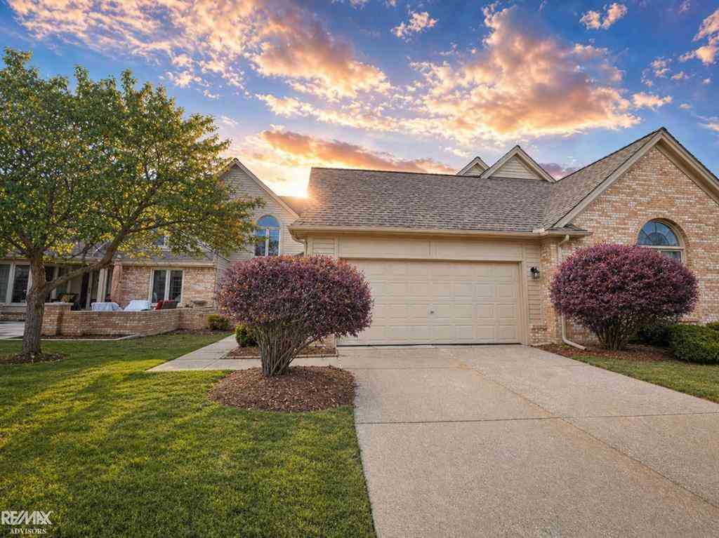 Condo For Sale - 16890 Sandstone Circle <br/> Macomb, MI 48042