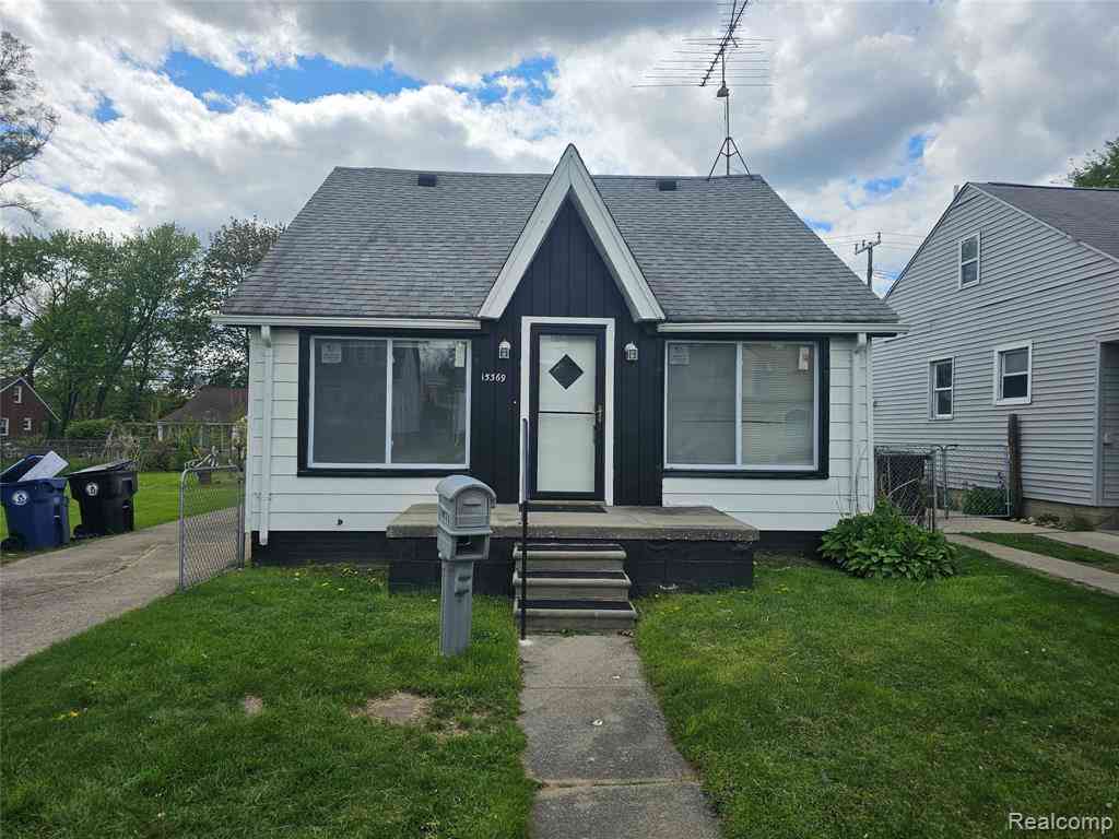Homes For Sale - 15369 Leona Drive <br/> Redford, MI 48239