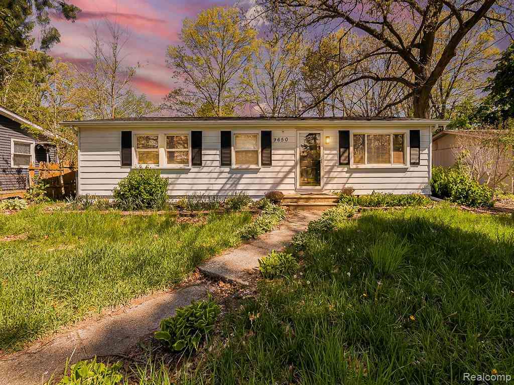 Homes For Rent - 9650 Cooley Lake Road <br/> White Lake, MI 48386