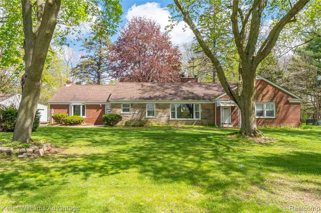Homes For Sale - 34500 Freedom Road <br/> Farmington Hills, MI 48335