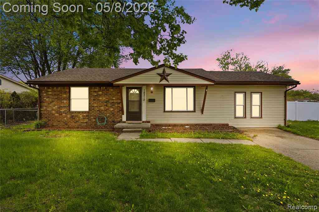 Homes For Sale - 18210 Winwood Avenue <br/> Brownstown, MI 48193