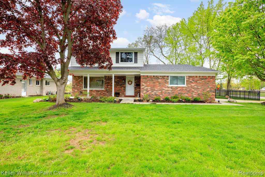Homes For Sale - 1195 Ashley Drive <br/> Troy, MI 48085