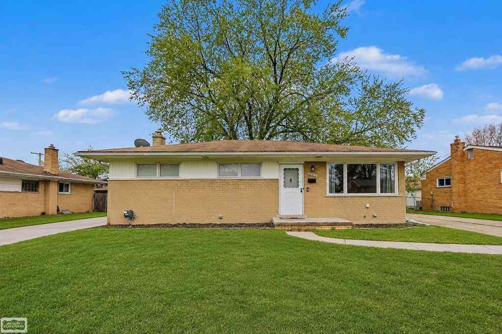 Homes For Sale - 35515 Golden Street <br/> Clinton Township, MI 48035
