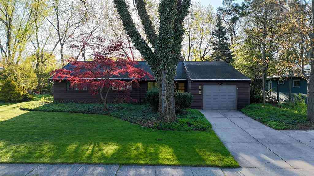 Homes For Sale - 4502 Concord Street <br/> Midland, MI 48642