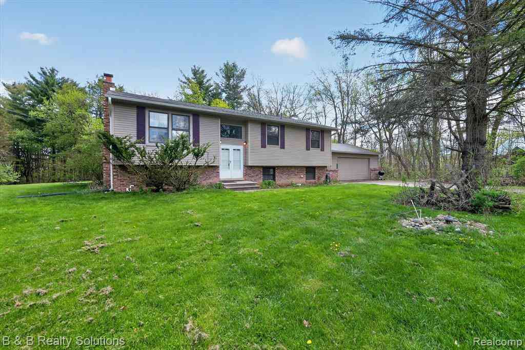 Homes For Sale - 2467 N Lake George Road <br/> Lapeer County, Metamora, MI 48455