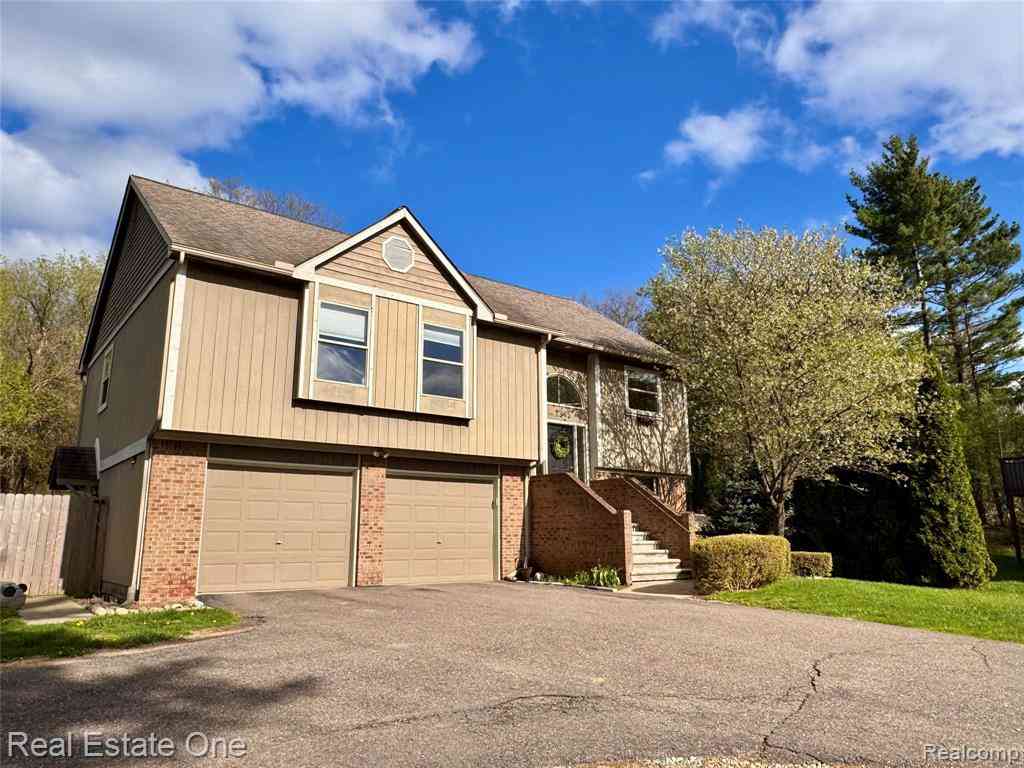 Homes For Sale - 1345 S Milford Road <br/> Oakland County, Milford, MI 48381