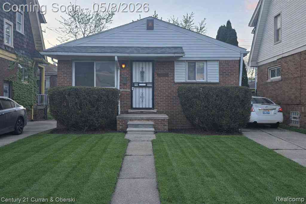 Homes For Sale - 4030 W Davison  <br/> Detroit, MI 48238