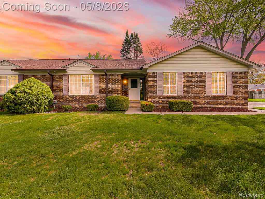 Condo For Sale - 22727 Shoreview Court <br/> Saint Clair Shores, MI 48082