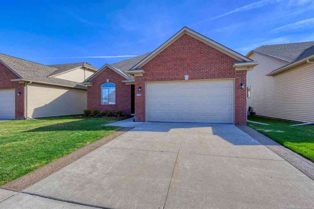 Condo For Sale - 30028 Danvers Drive <br/> Chesterfield, MI 48051