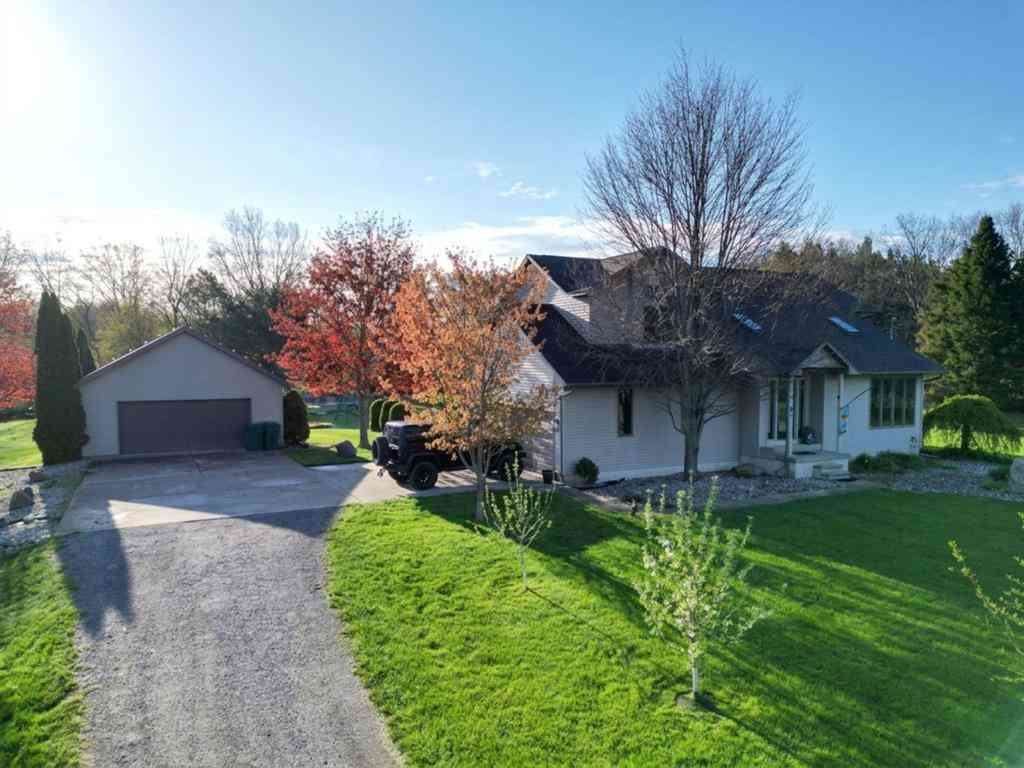 Homes For Sale - 10184 N Linden Road <br/> Genesee County, Clio, MI 48420