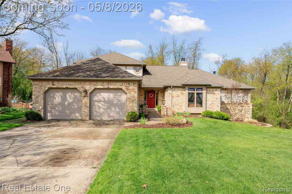 Homes For Sale - 2527 Munster Road <br/> Rochester, MI 48309