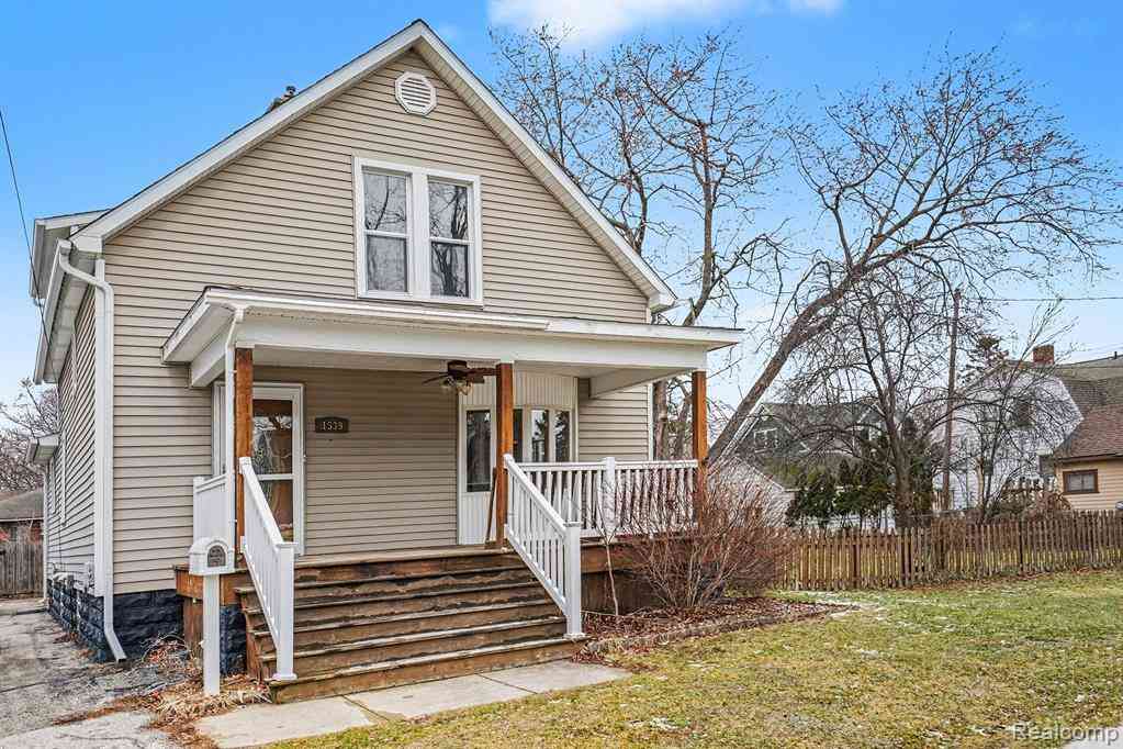 Homes For Sale - 1539 Park Avenue <br/> Bay City, MI 48708