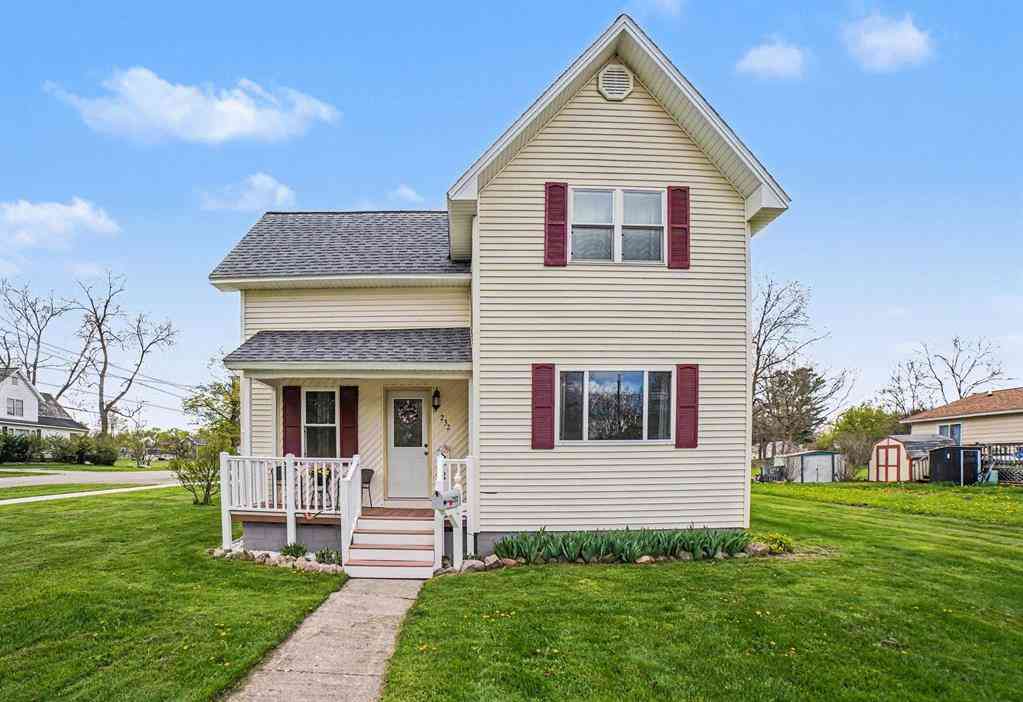 Homes For Sale - 232 S Gwinner Street <br/> Ithaca, MI 48847