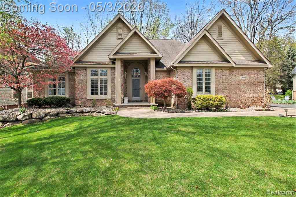 Homes For Sale - 1071 Gasser Court <br/> Howell, MI 48843