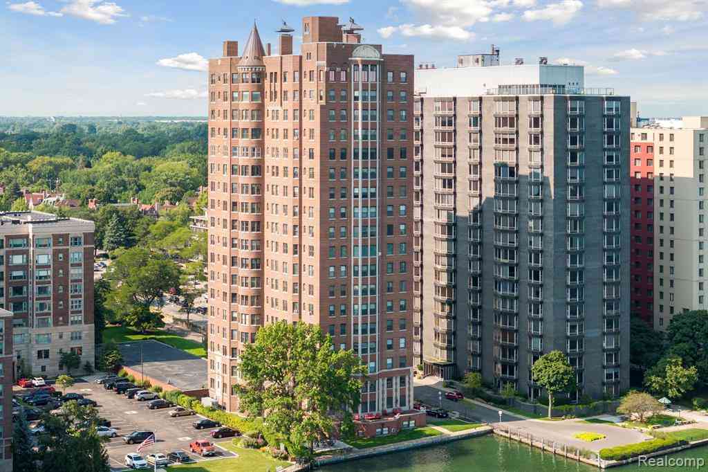Condo For Sale - 8162 E Jefferson Avenue  #7B<br/> Wayne County, Detroit, MI 48214