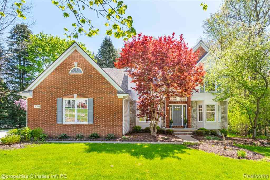 Homes For Sale - 2005 N Splitstone Drive <br/> Pinckney, MI 48169