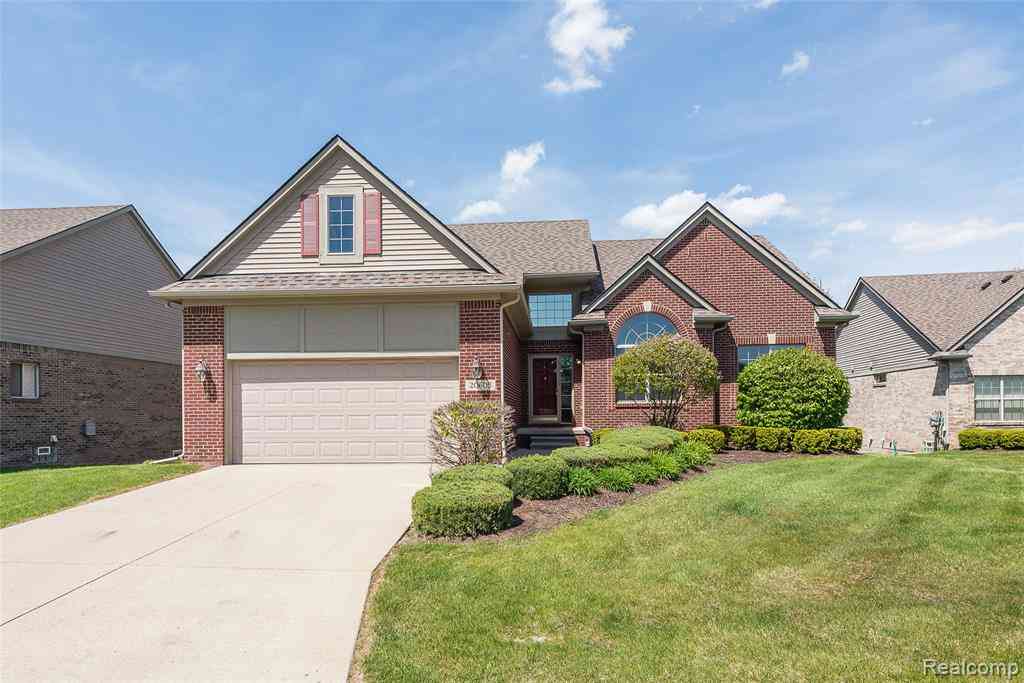 Homes For Sale - 20605 Golf Ridge Circle <br/> Livonia, MI 48152
