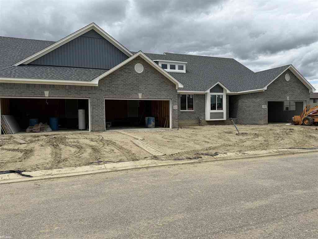 Condo For Sale - 48303 Frangrove Lane <br/> New Baltimore, MI 48051