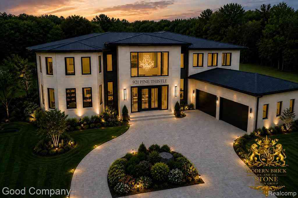 Homes For Sale - 921 Pine Thistle Lane <br/> Bloomfield Hills, MI 48302