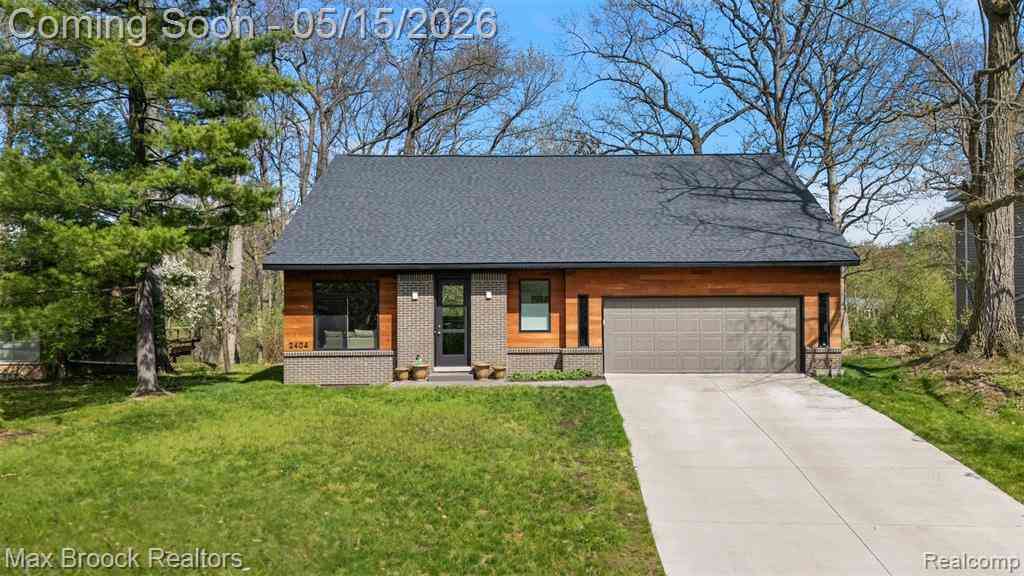 Homes For Sale - 2404 Uplong Street <br/> West Bloomfield, MI 48324