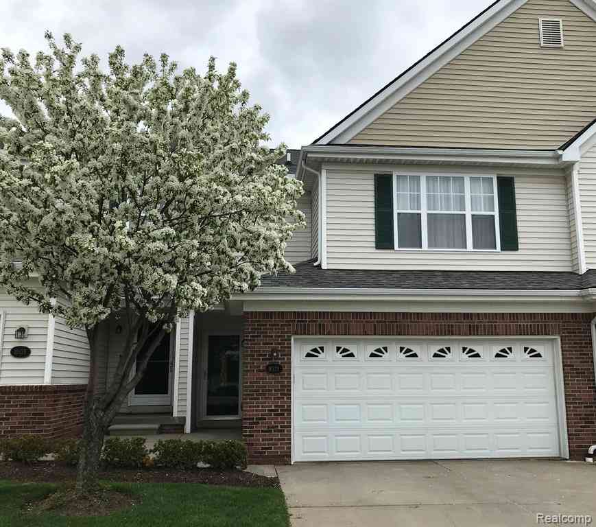 Condo For Sale - 10139 Ridge Run Street  #9<br/> Howell, MI 48855