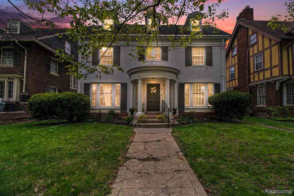 Homes For Sale - 121 Longfellow Street <br/> Detroit, MI 48202