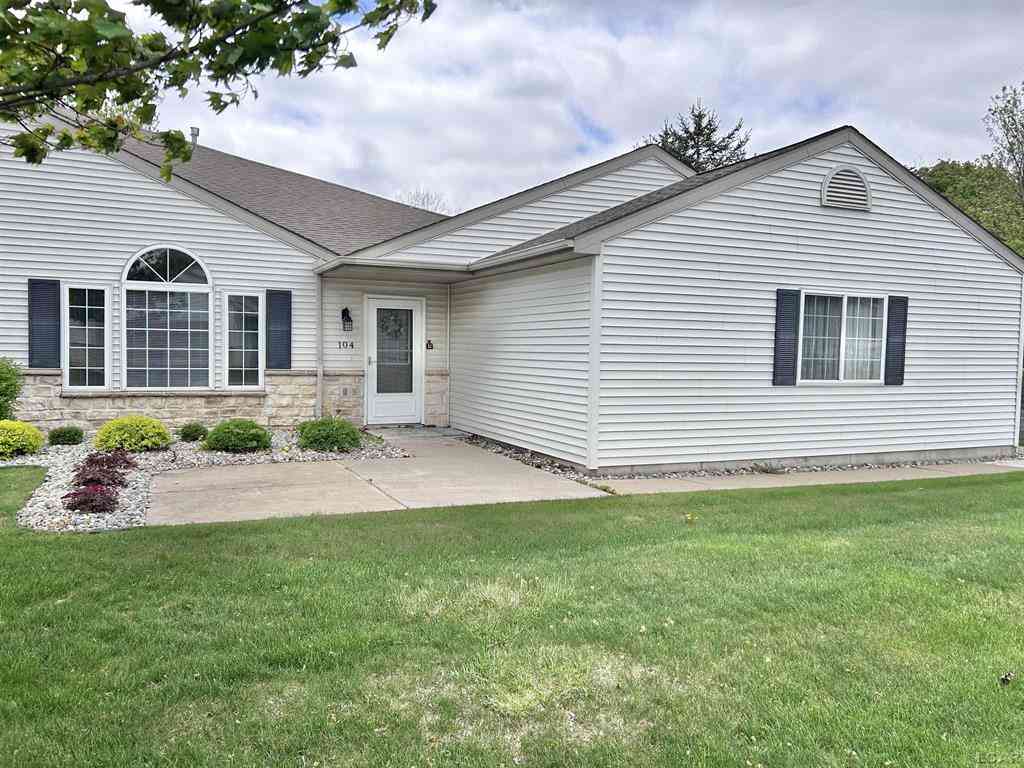 Condo For Sale - 104 Lakewood Drive <br/> Lenawee County, Adrian, MI 49221