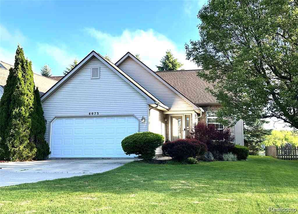 Homes For Sale - 6075 Davison Road <br/> Genesee County, Burton, MI 48509