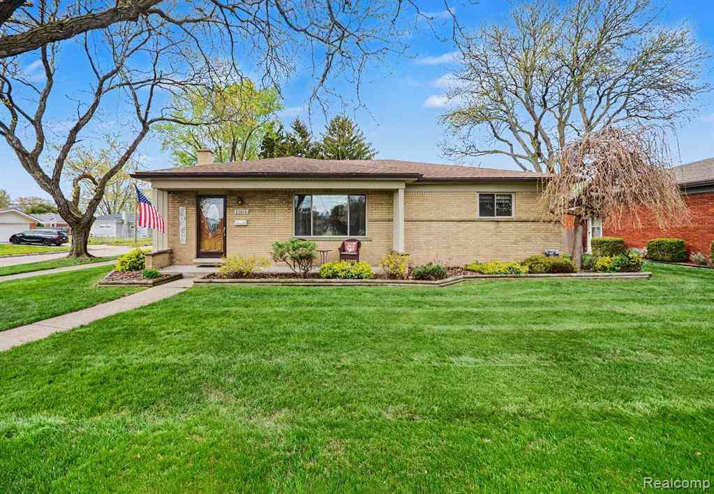 Homes For Sale - 27515 Palomino Drive <br/> Warren, MI 48093