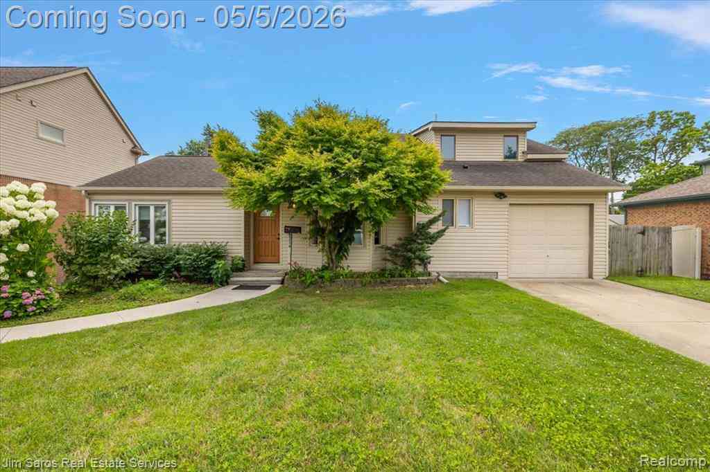 Homes For Sale - 22470 Wildwood Street <br/> Saint Clair Shores, MI 48081