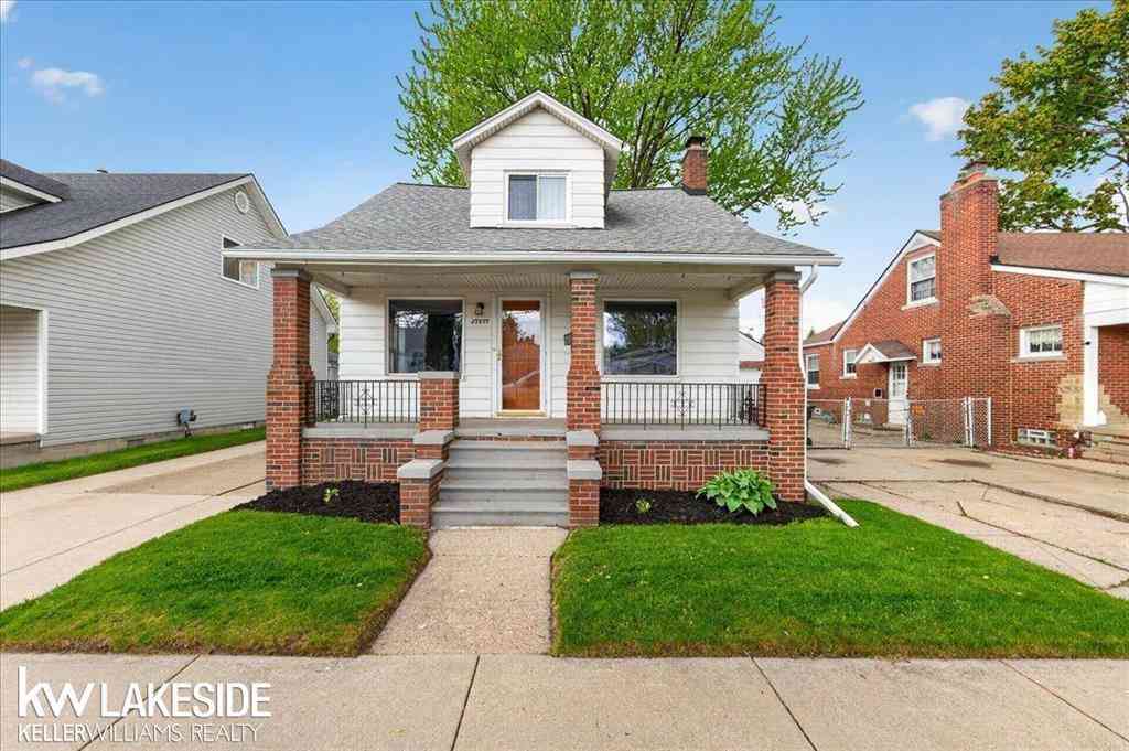 Homes For Sale - 27377 Pinehurst Drive <br/> Roseville, MI 48066