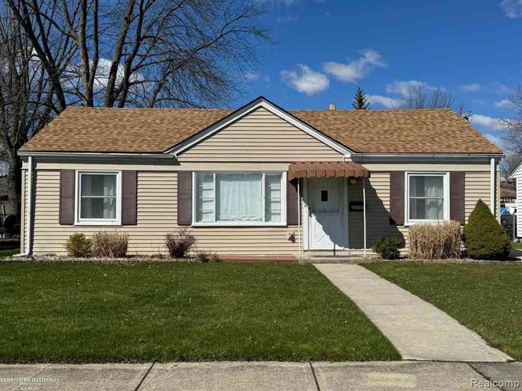 Homes For Sale - 26285 Normandy Street <br/> Roseville, MI 48066